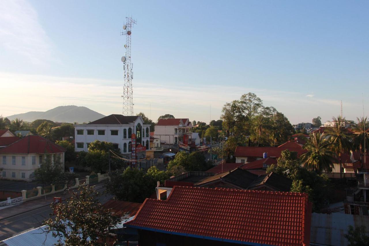 Pama Hotel Kampong Chhnang Exterior photo